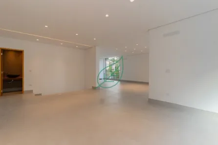 Sobrado com 5 Quartos para alugar, 450m² no Jardim Guedala, São Paulo