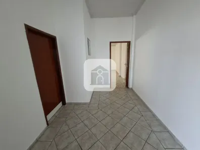 Casa com 3 Quartos para alugar, 130m² no Granada, Uberlândia