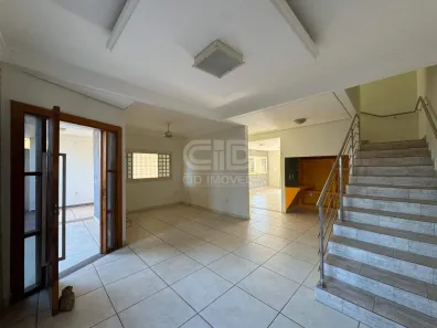Sobrado com 4 Quartos para alugar, 275m² no Morada da Serra, Cuiabá