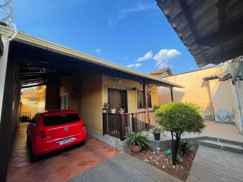 Casa com 3 quartos — Santa Amélia, Belo Horizonte