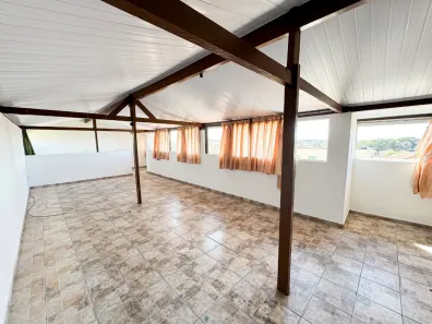 Casa com 2 Quartos para alugar, 70m² no Tijuca, Contagem