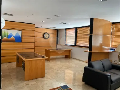 Sala Comercial para venda ou aluguel, 30m² no Cerqueira César, São Paulo
