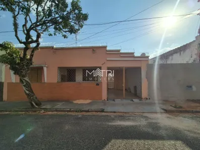 Casa com 3 Quartos para alugar, 128m² no Vila Xavier (Vila Xavier), Araraquara
