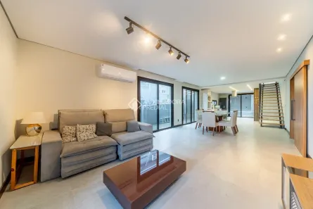 Casa com 4 Quartos para alugar, 269m² no Três Figueiras, Porto Alegre