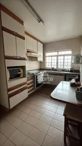 Casa com 4 Quartos à venda, 242m² no Saraiva, Uberlândia