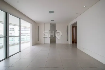 Apartamento com 3 Quartos para alugar, 185m² no Vila Romana, São Paulo