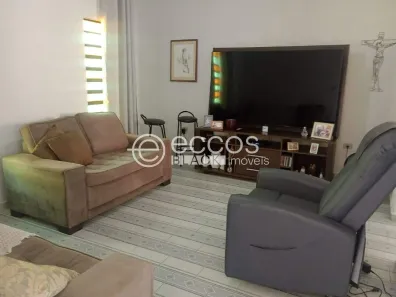 Casa com 3 Quartos à venda, 150m² no Brasil, Uberlândia
