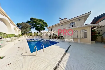 Casa com 5 Quartos para venda ou aluguel, 380m² no Jardim Everest, São Paulo