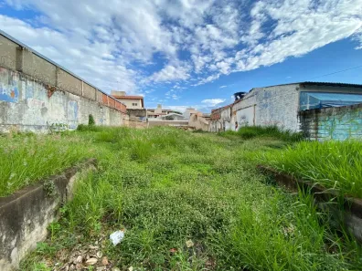 Lote/Terreno à venda, 694m² no Tabajaras, Uberlândia