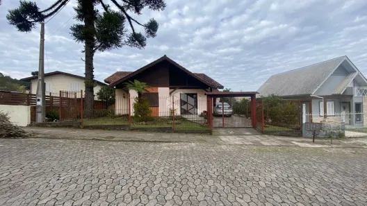 Casa com 5 Quartos à venda, 130m² no Palace Hotel, Canela