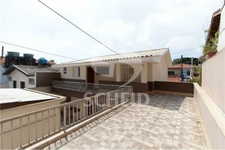 Casa com 5 Quartos para alugar, 270m² no Jardim Petrópolis, São Paulo