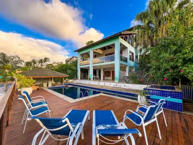 Casa de Condomínio com 5 Quartos à venda, 465m² no Jardim Indaiá, Embu das Artes