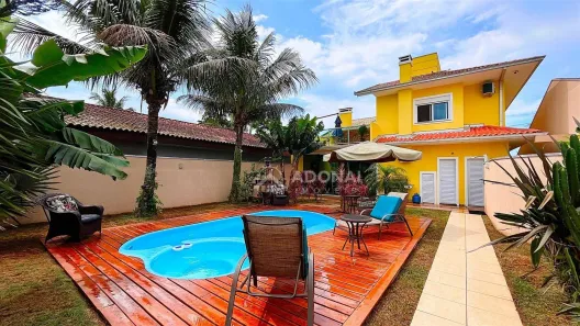 Sobrado com 4 Quartos à venda, 225m² no , Guaratuba