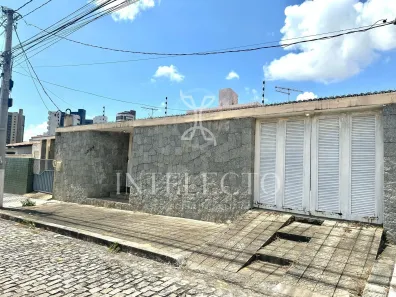 Casa com 3 Quartos para alugar, 250m² no Candelária, Natal