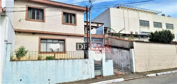 Sobrado com 4 Quartos à venda, 166m² no Vila Dalila, São Paulo
