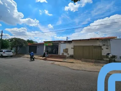 Casa com 6 Quartos à venda, 300m² no Parque Flamboyant, Goiânia