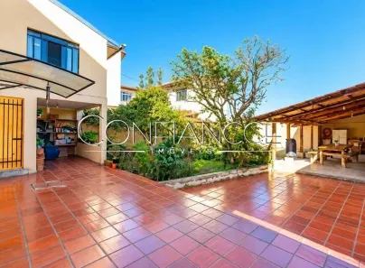 Sobrado com 4 Quartos à venda, 222m² no Sítio Cercado, Curitiba