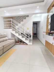 Sobrado com 2 Quartos à venda, 73m² no Aventureiro, Joinville