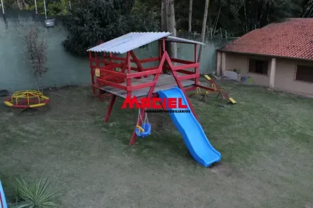 Fazenda/Sítio com 4 Quartos à venda, 1200m² no Bom Retiro, São José dos Campos