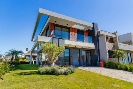 Casa de Condomínio com 4 Quartos à venda, 222m² no , Xangri-Lá