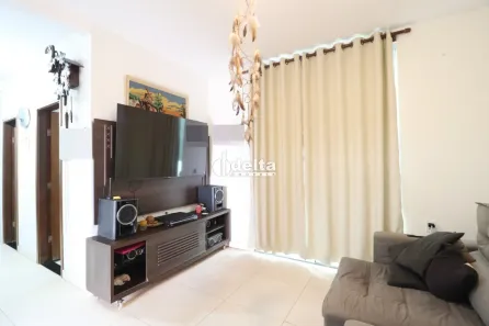 Casa com 2 Quartos para alugar, 110m² no Luizote de Freitas, Uberlândia