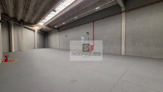Galpão/Depósito/Armazém para alugar, 650m² no Ferrazópolis, São Bernardo do Campo
