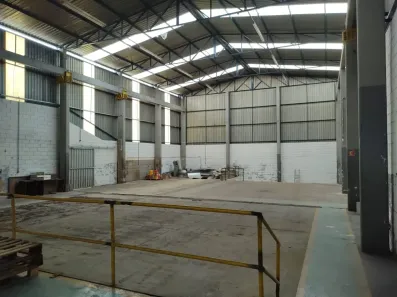 Galpão/Depósito/Armazém com 4 Quartos para venda ou aluguel, 1625m² no Jardim São Carlos, Sorocaba