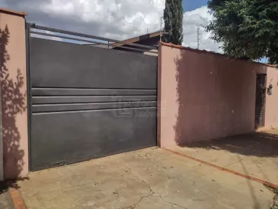 Casa com 3 Quartos à venda, 190m² no Parque Laranjeiras, Araraquara