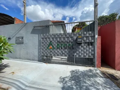 Casa com 2 Quartos para alugar, 70m² no Vila Matarazzo, Londrina