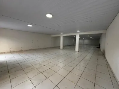 Galpão/Depósito/Armazém para venda ou aluguel, 330m² no Setor Central, Goiânia