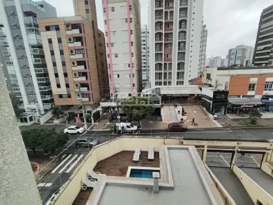 Apartamento com 3 Quartos para alugar, 98m² no Cambuí, Campinas