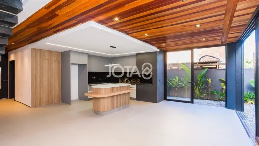 Casa de Condomínio com 3 Quartos à venda, 175m² no Santa Cândida, Curitiba