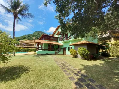 Sobrado com 4 Quartos para alugar, 415m² no Itacoatiara, Niterói