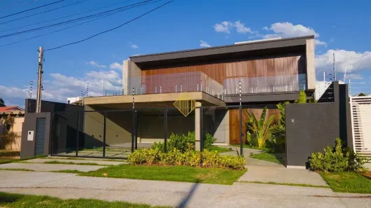 Sobrado com 4 Quartos à venda, 430m² no Jardim La Salle, Toledo