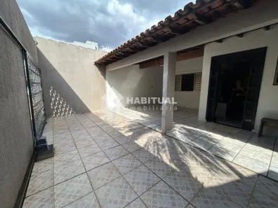 Ponto Comercial com 3 Quartos à venda, 157m² no Presidente Roosevelt, Uberlândia