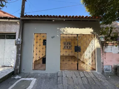 Casa com 2 Quartos para alugar, 100m² no Aerolândia, Fortaleza