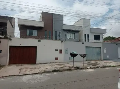 Sobrado com 3 Quartos à venda, 105m² no Jardim Presidente, Goiânia