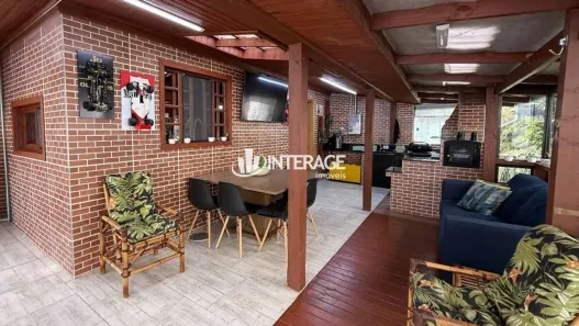 Casa com 6 Quartos à venda, 220m² no Xaxim, Curitiba