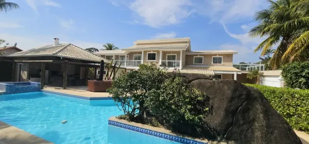 Casa com 6 Quartos à venda, 458m² no Camboinhas, Niterói