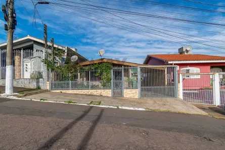 Casa com 2 Quartos à venda, 300m² no Vila Monte Carlo, Cachoeirinha