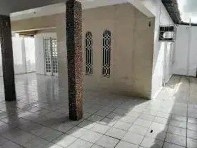 Casa com 3 Quartos à venda, 250m² no São João, Teresina