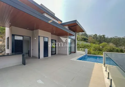 Casa de Condomínio com 3 Quartos à venda, 1240m² no Itaipava, Petrópolis
