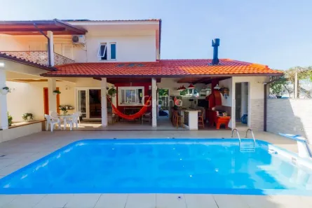 Casa de Condomínio com 4 Quartos à venda, 278m² no Sambaqui, Florianópolis