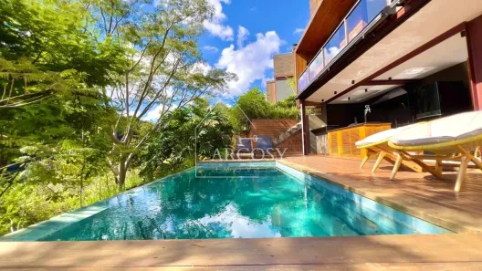 Casa de Condomínio com 4 Quartos à venda, 356m² no Itaipava, Petrópolis