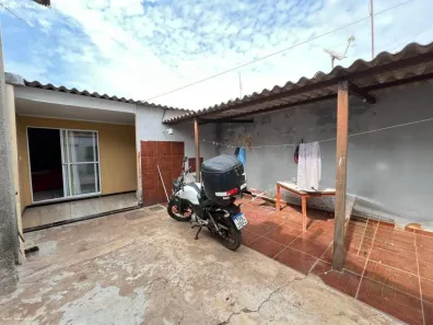 Casa com 3 Quartos à venda, 150m² no Santa Maria, Brasília
