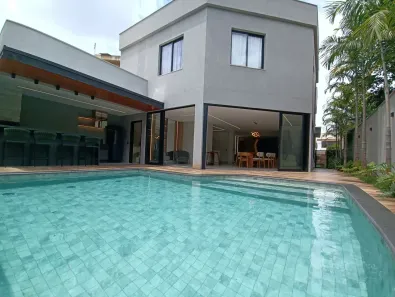 Casa de Condomínio com 3 Quartos à venda, 387m² no Jardins Madri, Goiânia