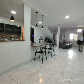 Sobrado com 3 Quartos para venda ou aluguel, 140m² no Flores, Manaus