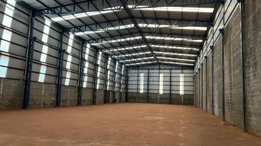 Galpão/Depósito/Armazém à venda, 2100m² no , Cravinhos