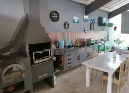 Casa de Condomínio com 3 Quartos para venda ou aluguel, 300m² no Piracangaguá, Taubaté