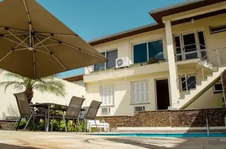 Casa com 5 Quartos à venda, 550m² no Vila Jardim, Porto Alegre